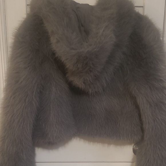 Wild Fable Gray Faux Fur Hoodie Jacket..NWT. Gorgeous - Picture 5 of 7